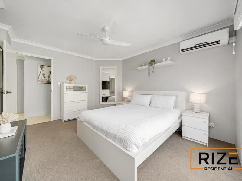 1 Rosemount Entrance, Pearsall