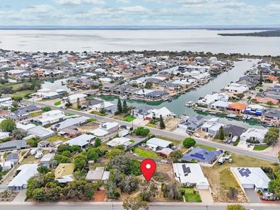 15 Rees Place, Wannanup WA 6210