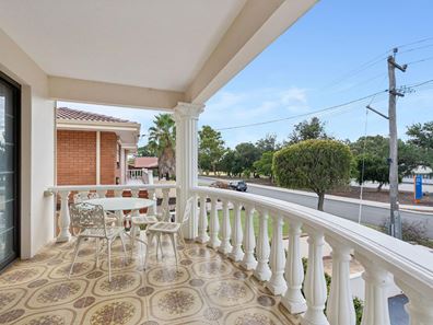 15 Glenbrook Road, Thornlie WA 6108
