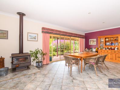 124 Sheoak Drive, Hay WA 6333