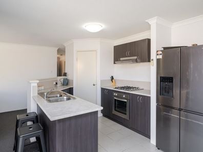 21 Jedburgh Loop, Sinagra WA 6065
