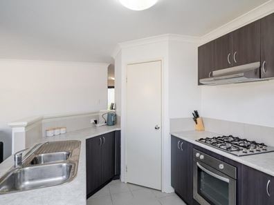 21 Jedburgh Loop, Sinagra WA 6065