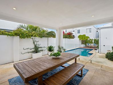 12 Loneragan Street, Nedlands WA 6009