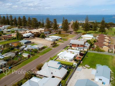 8 Taylor Street, Esperance WA 6450