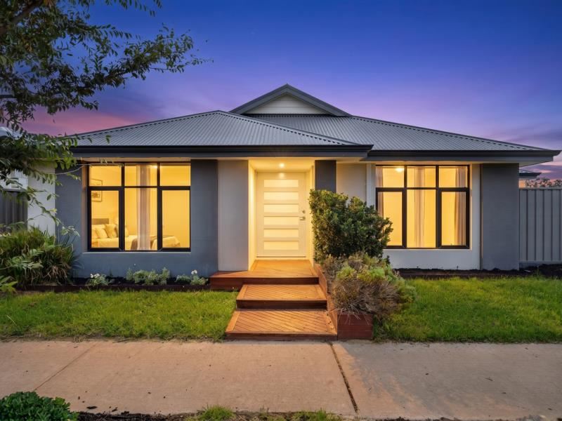 2 Blueberry Loop, Byford