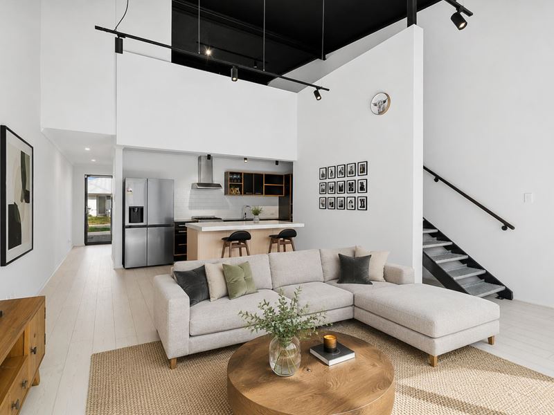 14 Ginrock Way, Golden Bay WA 6174