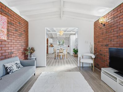 11B Gladstone Road, Armadale WA 6112