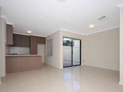 2/25 Vermont Street, Nollamara WA 6061