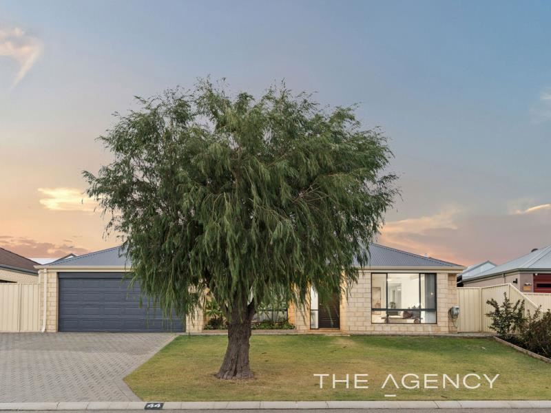 44 Collanda Circuit, Carramar