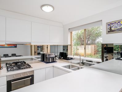 101/2 Wall Street, Maylands WA 6051