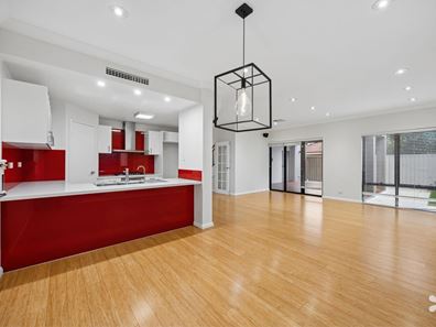 60c Glenelg St, Applecross WA 6153