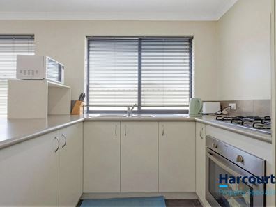 24 Dewsbury Drive, Bertram WA 6167