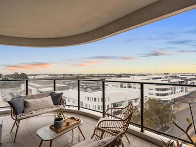 93/12 Junction Boulevard, Cockburn Central WA 6164
