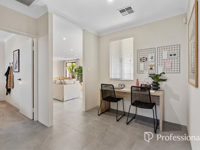 17 Parmelia Entrance, Port Kennedy WA 6172