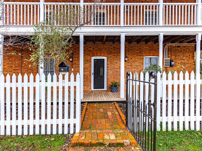 18 Avon Terrace, York WA 6302