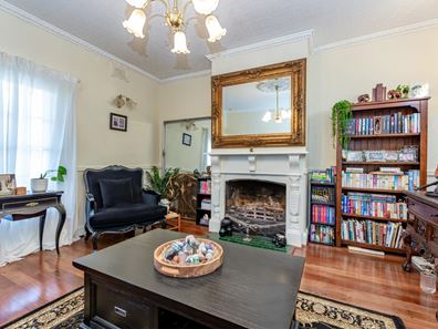 18 Avon Terrace, York WA 6302