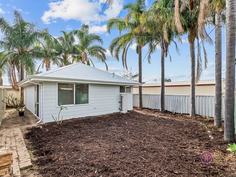 30A Riverside Lane, Seville Grove WA 6112