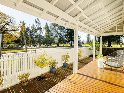 27 Gloucester Street, Victoria Park WA 6100