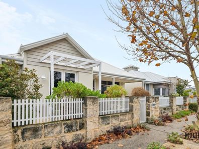 4 Angelica Way, Atwell WA 6164