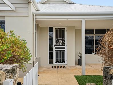 4 Angelica Way, Atwell WA 6164