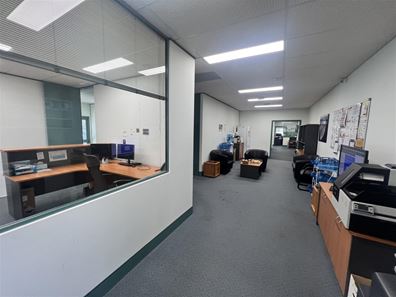 1 &amp; 2/5 Brodie-Hall Drive, Bentley WA 6102