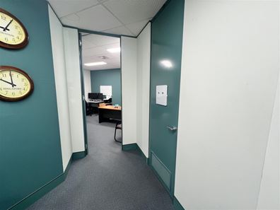 1 &amp; 2/5 Brodie-Hall Drive, Bentley WA 6102