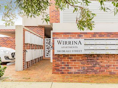10/300 Drake Street, Morley WA 6062