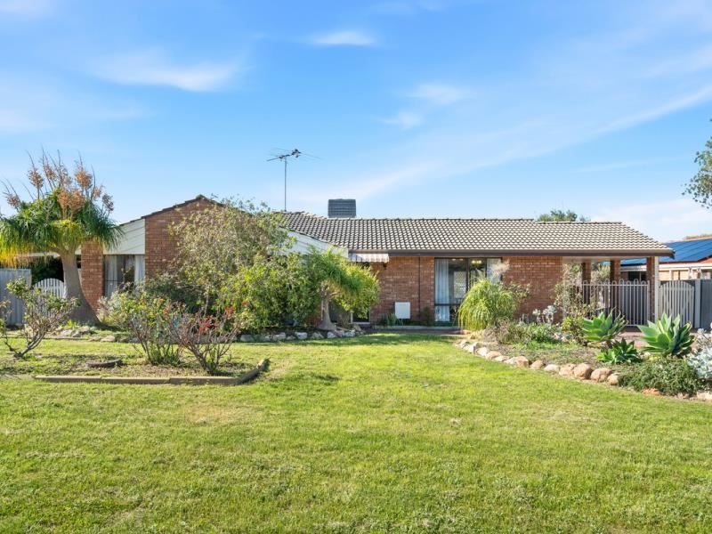 34 Mahogany Drive, Halls Head WA 6210