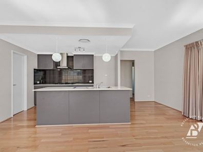 13 Toulon Way, Yalyalup WA 6280