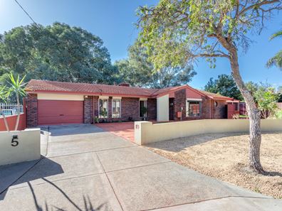 5 Curlew Court, Kelmscott WA 6111