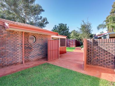 5 Curlew Court, Kelmscott WA 6111