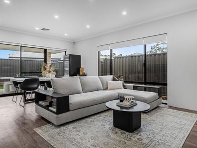 4 Kentia Road, Wandi WA 6167