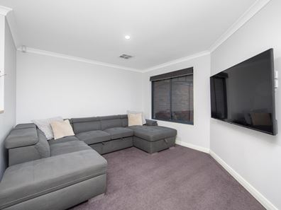 74 Lambertia Crescent, High Wycombe WA 6057
