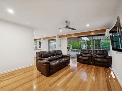 4 Bardwell Street, Thornlie WA 6108