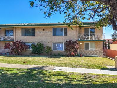 2/8 Robin Street, Menora WA 6050