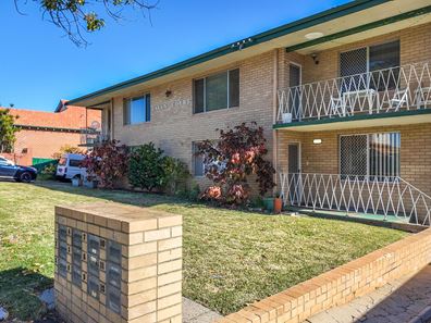 2/8 Robin Street, Menora WA 6050