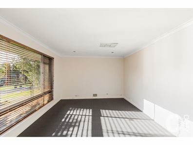 11 Crawford Road, Orelia WA 6167