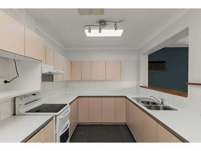 11 Crawford Road, Orelia WA 6167
