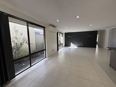 9/54 Cob Road, Brabham WA 6055