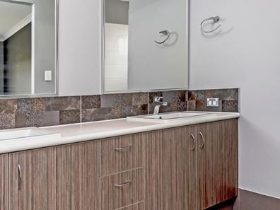 39 Bushside Drive, Aveley WA 6069