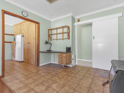 8 Warr Street, Pinjarra WA 6208