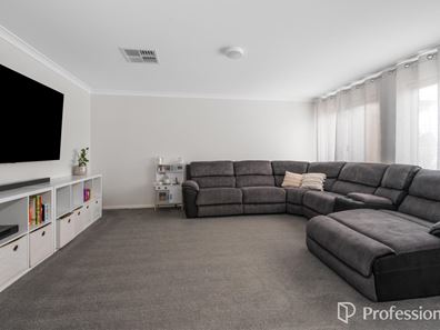 8 Sharp Road, Somerville WA 6430