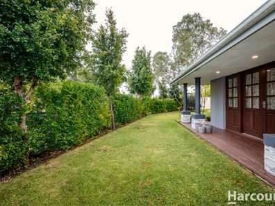 11 LaBianca Vista, Carramar WA 6031