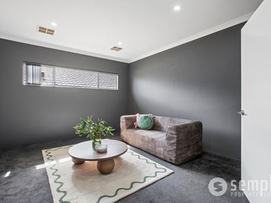 6 McIntosh Street, Hammond Park WA 6164