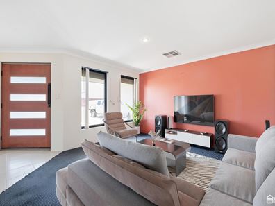 16 Peniche Road, Byford WA 6122