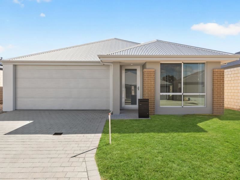5 Larcom Road, Lakelands WA 6180