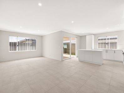 5 Larcom Road, Lakelands WA 6180