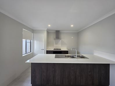 7 Hopper St, Forrestdale WA 6112
