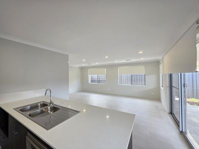7 Hopper St, Forrestdale WA 6112