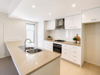 6 Kitson Turn, Clarkson WA 6030